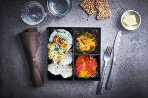 Boulettes de poulet, sauce au poivre, riz pilaf